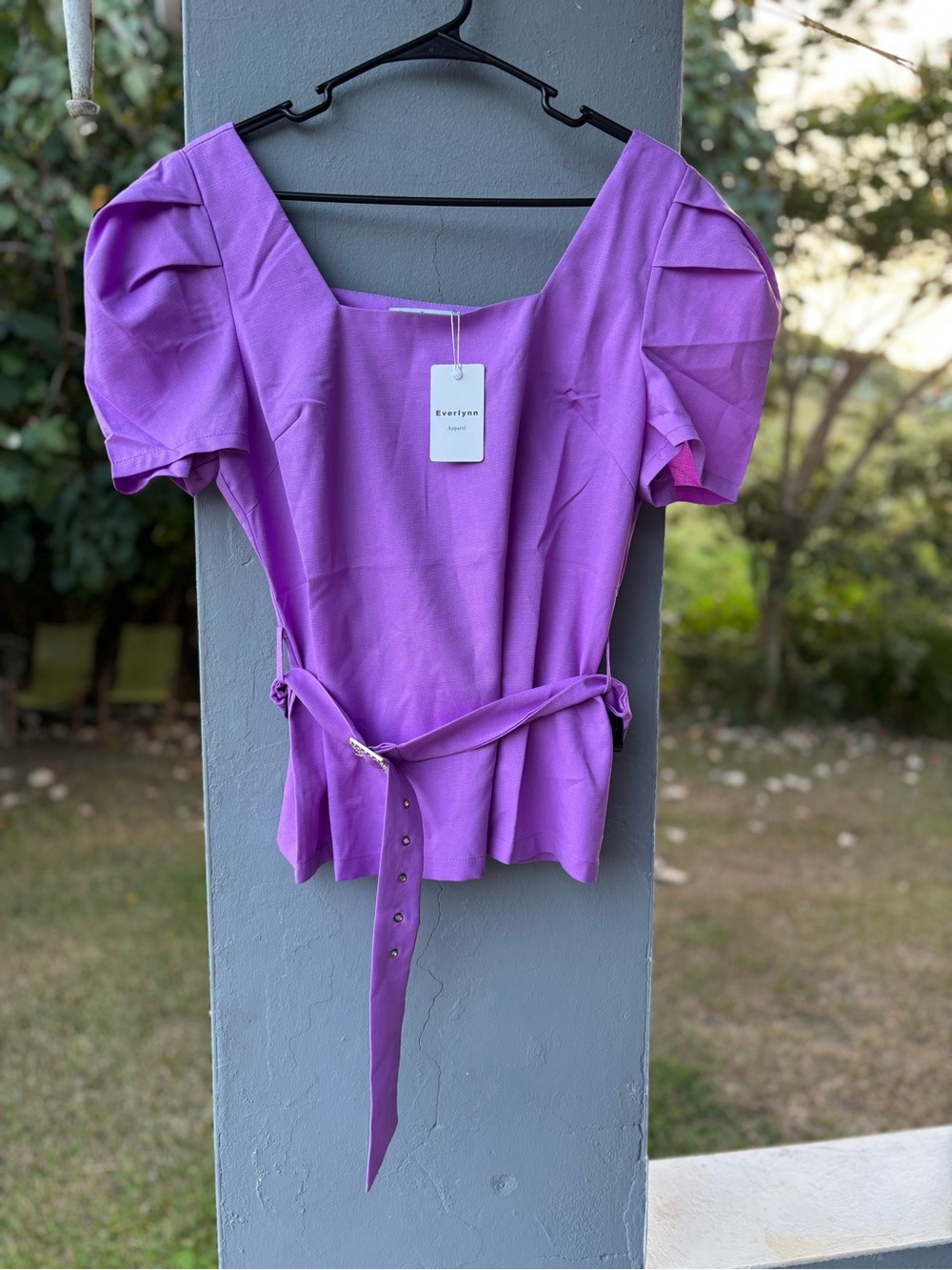 Everlynn NWT has Lavender Puff-Sleeve Belted Square-Neck Top Size Large
